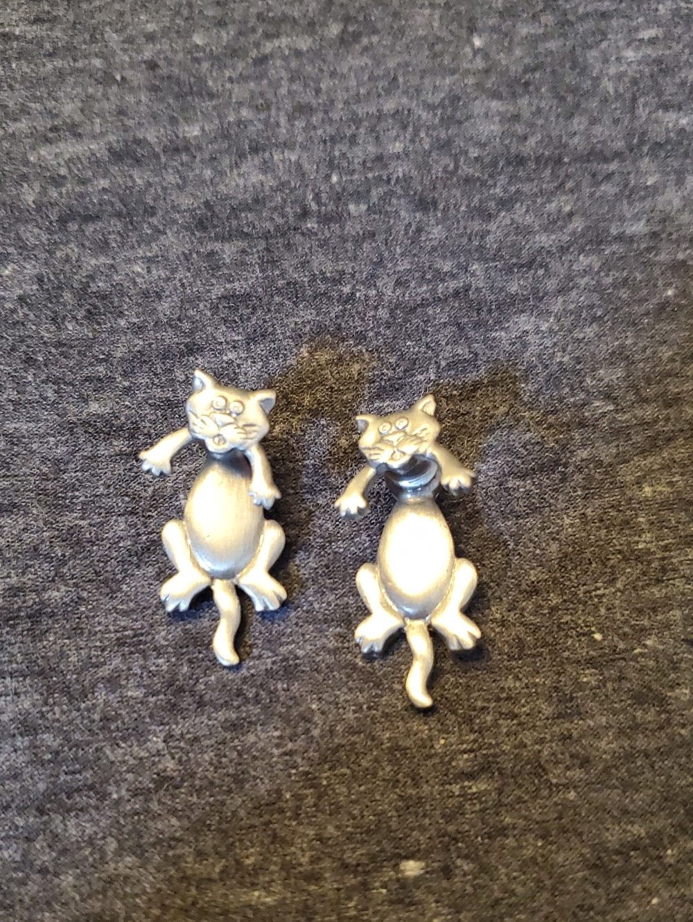Vintage Signed JJ Jonette Jewelry Pewter Climbing Cat Ear Jacket Earrings